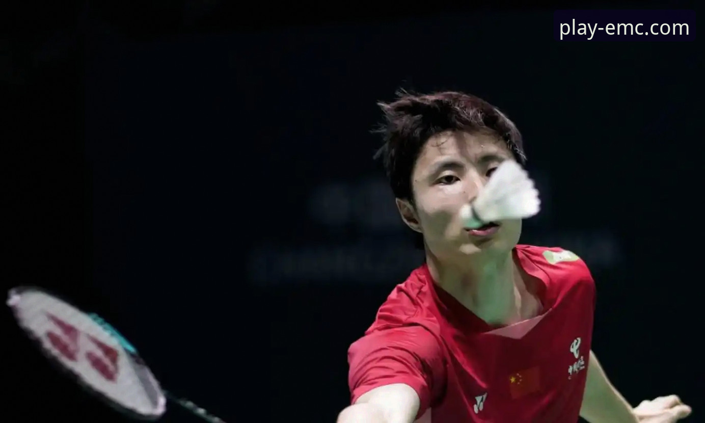 揭秘石宇奇亚锦赛封王背后：八年等待，易倍体育平台见证国羽男单王者归来